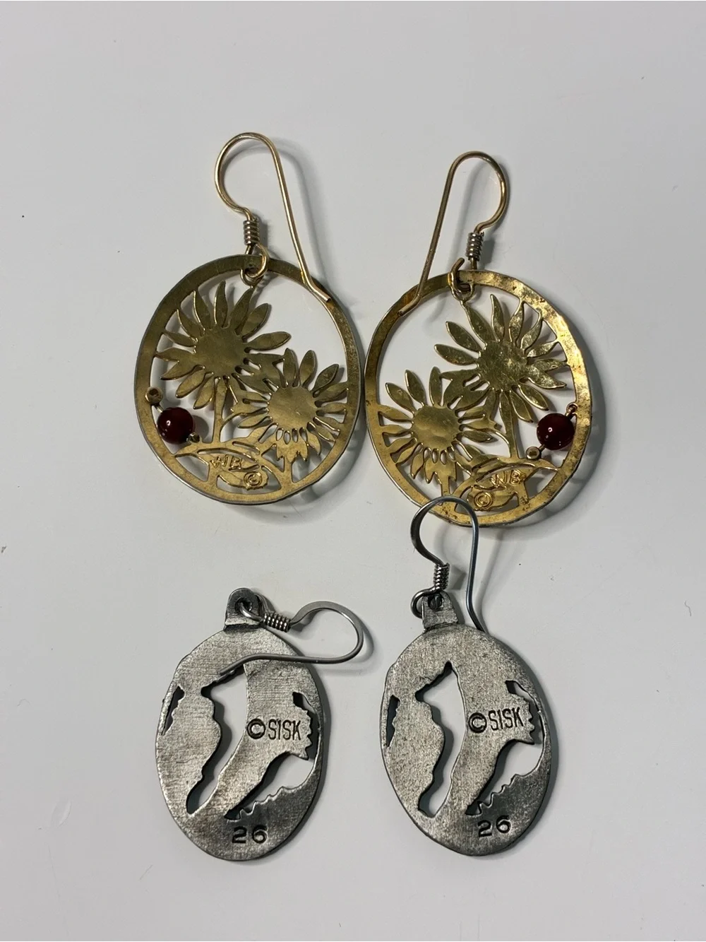 Lot of 2 Signed Dangling Earrings Diamond Cut Eagles  & Golden Beaded Floral EUC